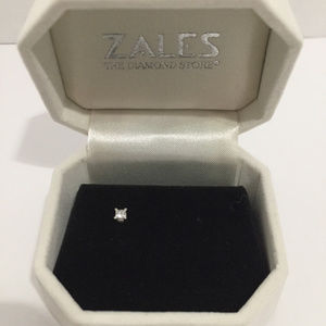ZALES  - 14K Diamond Stud Earing (just one earing)
